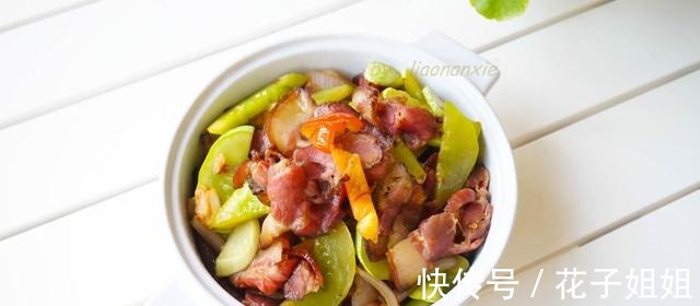 米饭|夏季吃腊肉,跟它是绝配,简单一炒特别抢手,米饭都要多吃一碗!