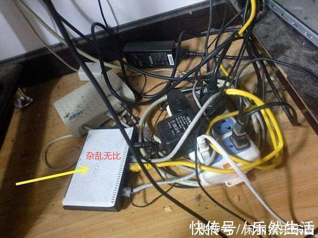 管道|现在装电线都不用墙上开槽,邻居隐藏电线的小设计,太实用方便了