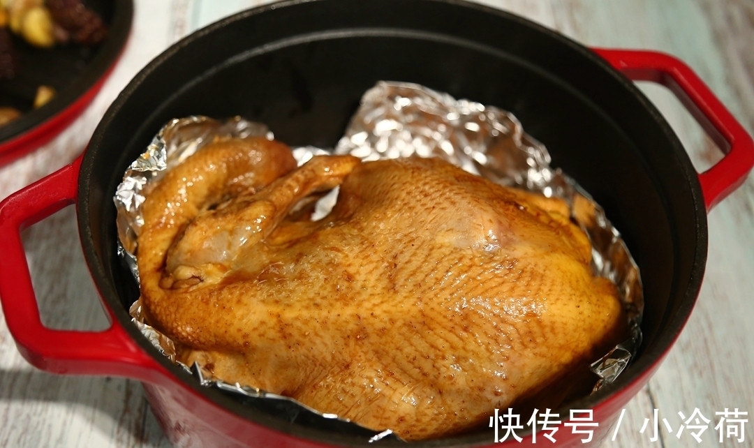 红烧酱油|跟30年老大厨学来的秘制鸡做法:外焦里嫩,筷子一扒就脱骨!
