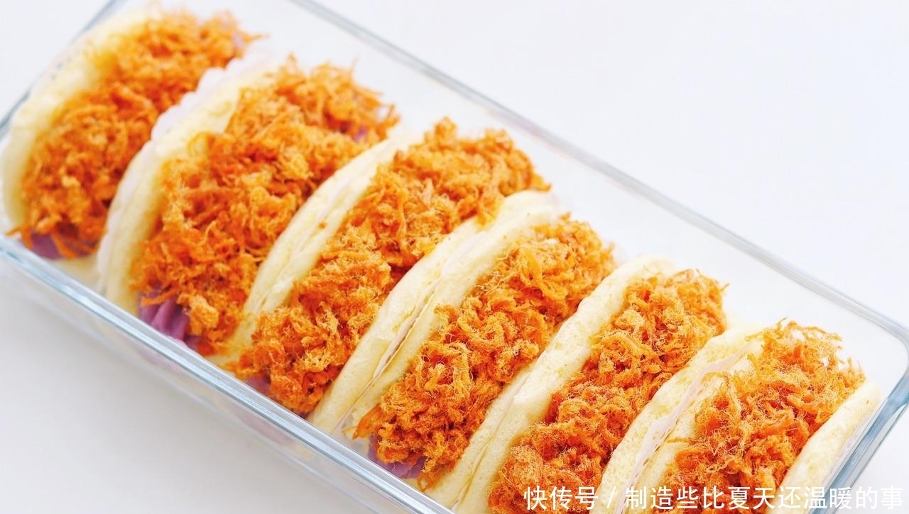 火遍美食圈的芋泥肉松抱抱卷,做法超简单,在家就能做,真好吃