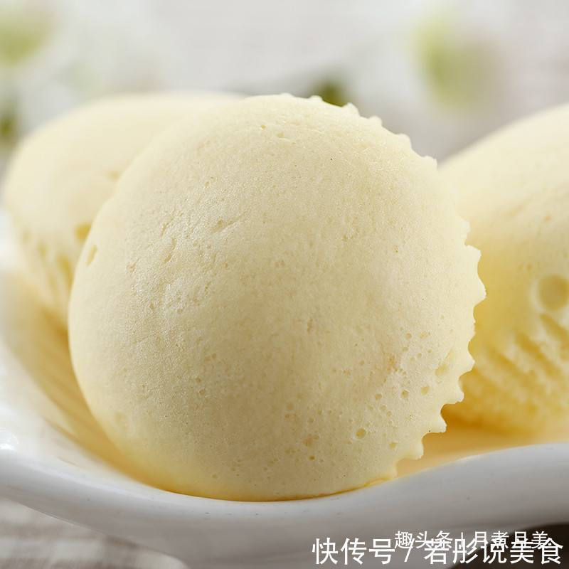 一盒酸奶,三个鸡蛋,锅里蒸一蒸,做香甜可口的蒸蛋糕,比发糕香