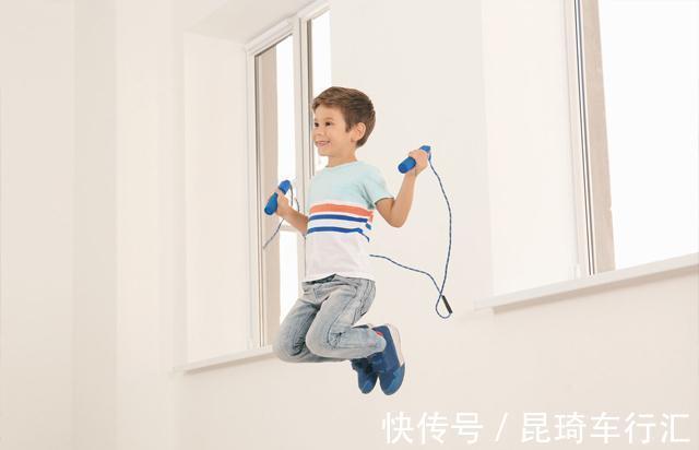 中等强度|跳绳+喝牛奶长高攻略!如何跳绳,如何喝牛奶?方式对了效果更好