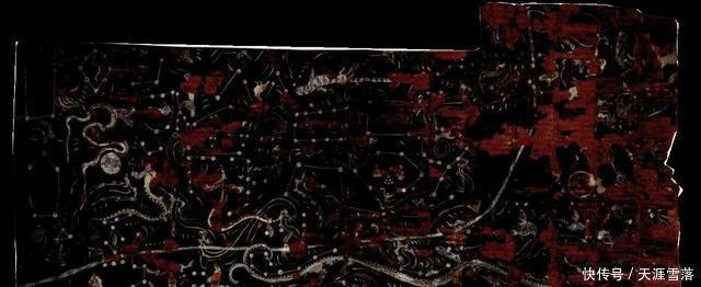 盗墓者|盗墓者精准盗墓,墓穴里空空如也,考古人员抬头一看,重大发现