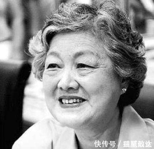 章含之为乔冠华守寡25年,写了4本书怀念他,