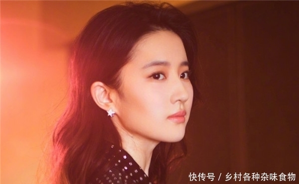 红透|给刘亦菲撑伞的配角,今红透半边天,新剧搭档陈伟霆“未播先火”