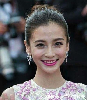 妆容|为何明星“上妆”化妆师用“粉底刷”居多?看完对比,你就明白了