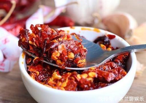 见到|去逛超市,见到4种酱多囤一些,比老干妈还香,拌饭拌面都好吃