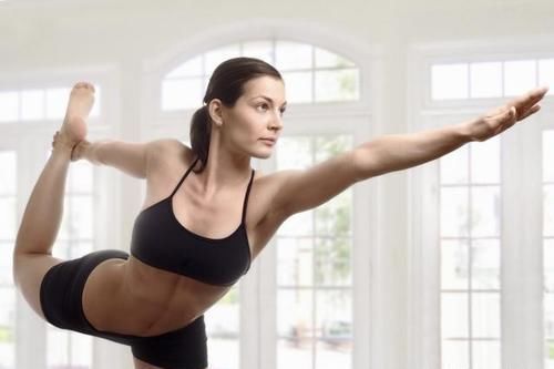 拉伸|你知道锻炼前练瑜伽好，还是在锻炼之后练更好吗为什么