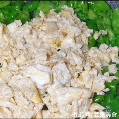 卵磷脂|低脂减脂不长胖，青椒炒蛋脆绿关键～记得这个步骤加点盐
