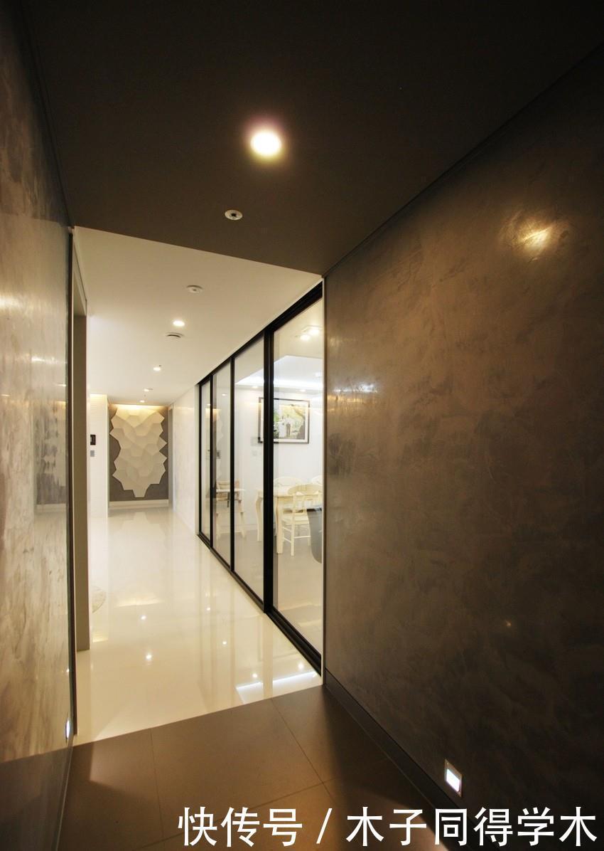 衣帽间|但凡买得起大平层，我都这样装，151㎡大气奢华，全屋黑色很高级