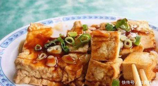 香菇|葱油鲜香菇,葱油豆腐,酱香鱿鱼,干锅土豆片的做法