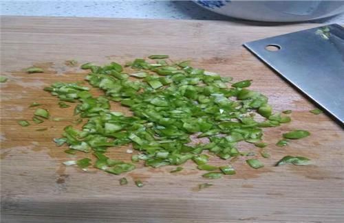 鸡蛋和它是绝配，隔三差五做一盘，小肚子不见了，S腰露出来