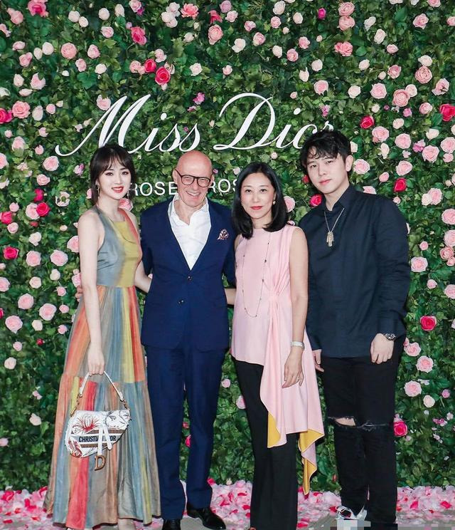 姚安娜|黄晓明问姚安娜,任正非每个月给她多少钱?姚安娜直接说没有限额