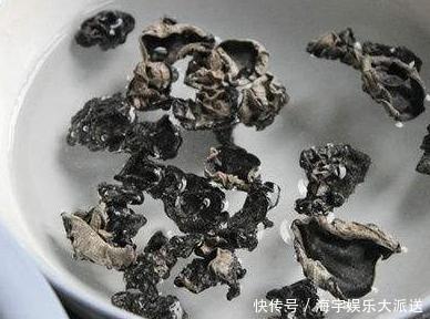 维生素b1|一家人吃木耳炒蒜后食物中毒,出问题的是蒜还是木耳告诉你答案