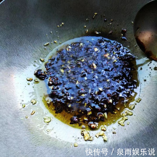 味道|大厨教你做酱烧茄子，味道鲜美，酱香浓郁，比红烧肉还要好吃很多