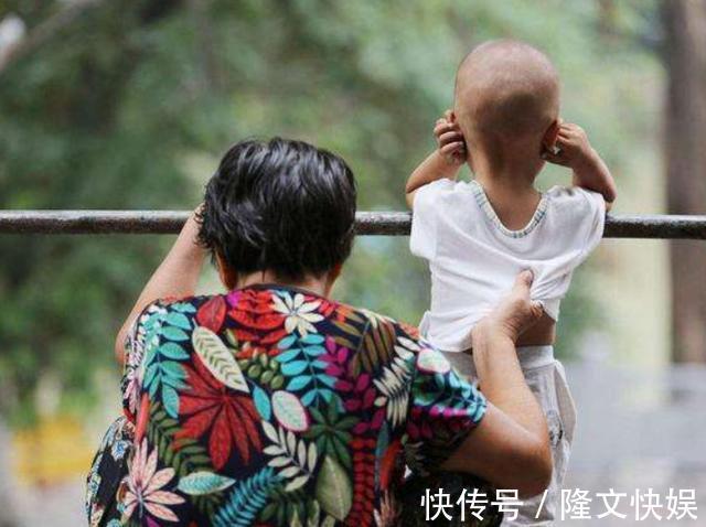 跳广场舞|5岁萌娃和家人走散,自己到警察局报警寻人我姥姥走丢啦