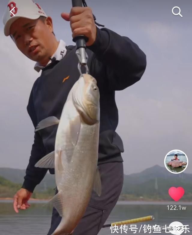 爆红之后，钓王邓刚又开启“盘老板”模式！钓场老板直呼：亏死了