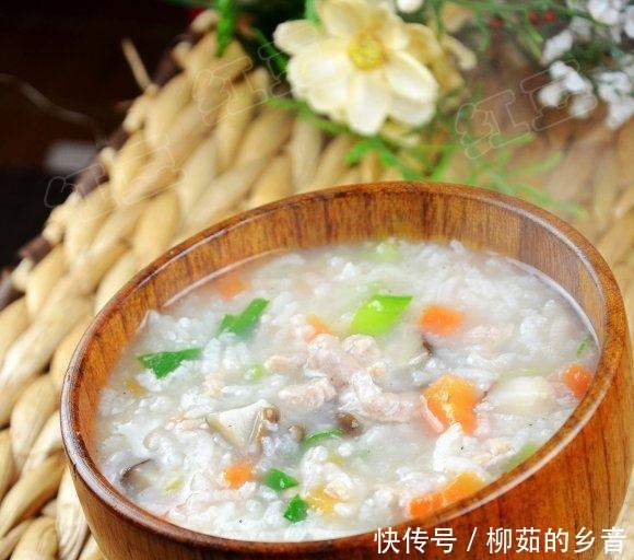 挑战30天早餐不重样,第一天,暖暖的杂蔬瘦肉汤跟寒潮更配哦!