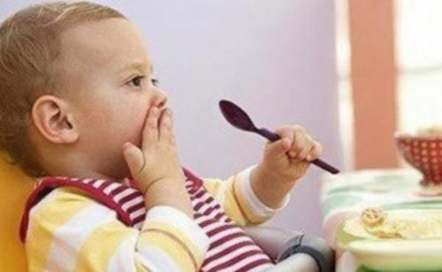 龋齿|宝宝去幼儿园被说“口臭”,医生从嘴里取出这个,很多孩子都有