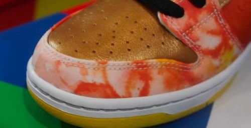 与中国六城小吃“联名”的它，鞋盒都卖到1万块，有人买了还不穿出去