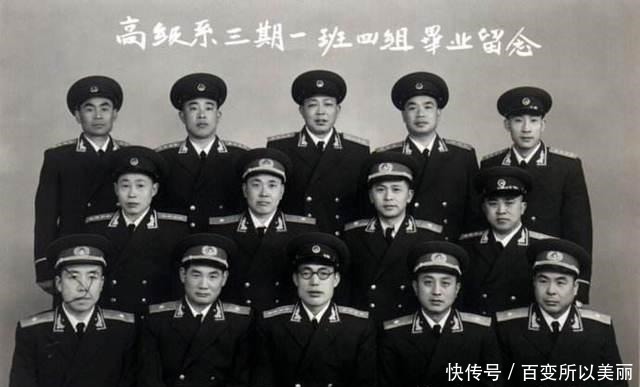 越做越|他16岁才有名字,当国军被俘成红军,两次改名官越做越大成将军