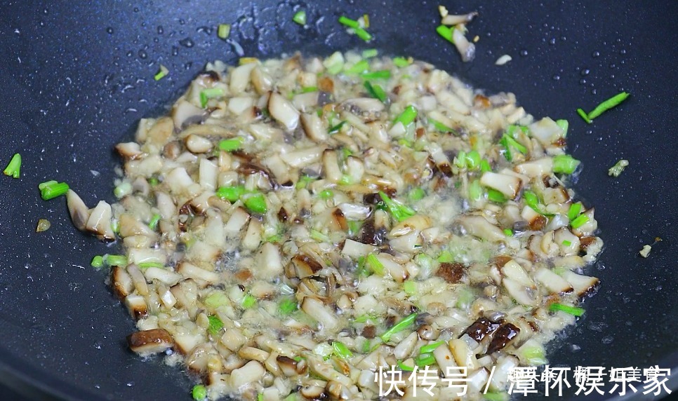 红烧肉|自从知道豆腐可以这样吃，我家一周吃5次，比红烧肉还香，解馋