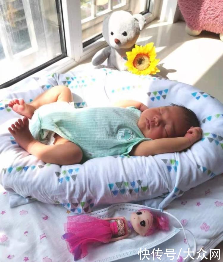 王鹏|青岛三孩家庭探访：曾纠结要不要，爸爸直言幸福感大于压力，更有奔头