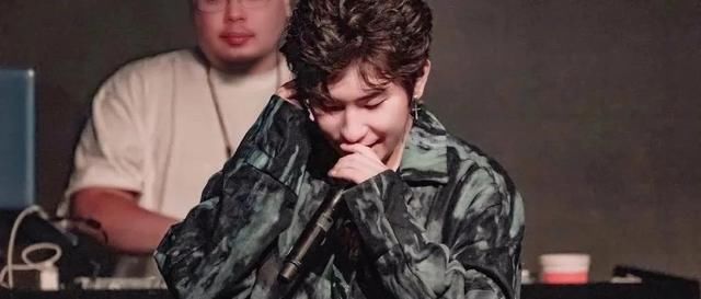 被指卖周边割韭菜、碰瓷光光 法老 杨和苏，圣代遭遇脱粉回踩