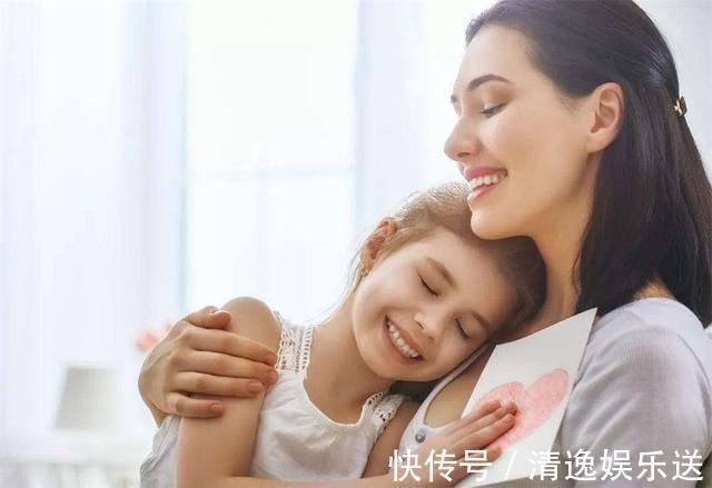 心理|中国式父母的“吹捧”,已成教育的“毒药”,请及时给孩子解毒