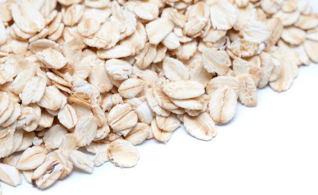 调味品|高血脂患者不能吃大蒜吗？提醒：想要降血脂，建议多吃3种食物