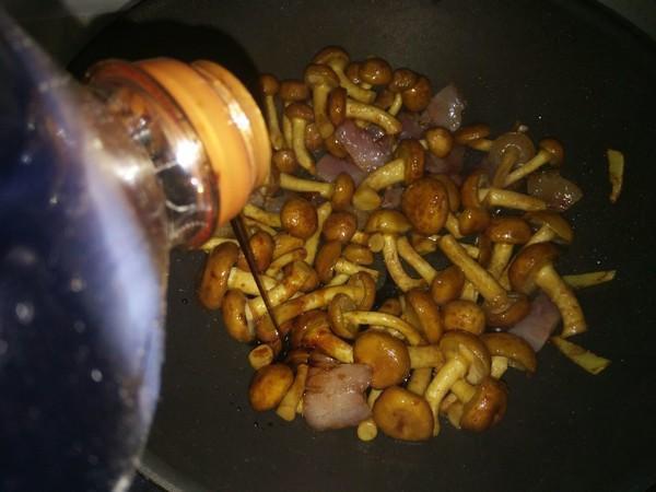 腊肉|这菜是“碱性食物”,女人常吃,嘴巴不臭,头发乌黑,皮肤也嫩了