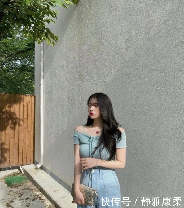 泰迪卷+仙女裙，漏耳短发+T恤，今夏这么搭时髦炸了洋气又减龄