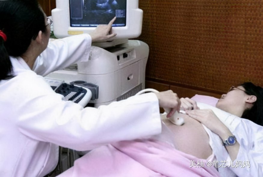孕期|胎儿的大小,跟孕妈吃多少关系不大,胎儿的大小跟这6个因素有关