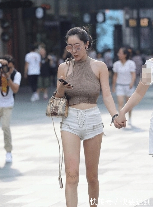 美女|都这么会穿，成为闺蜜也正常！