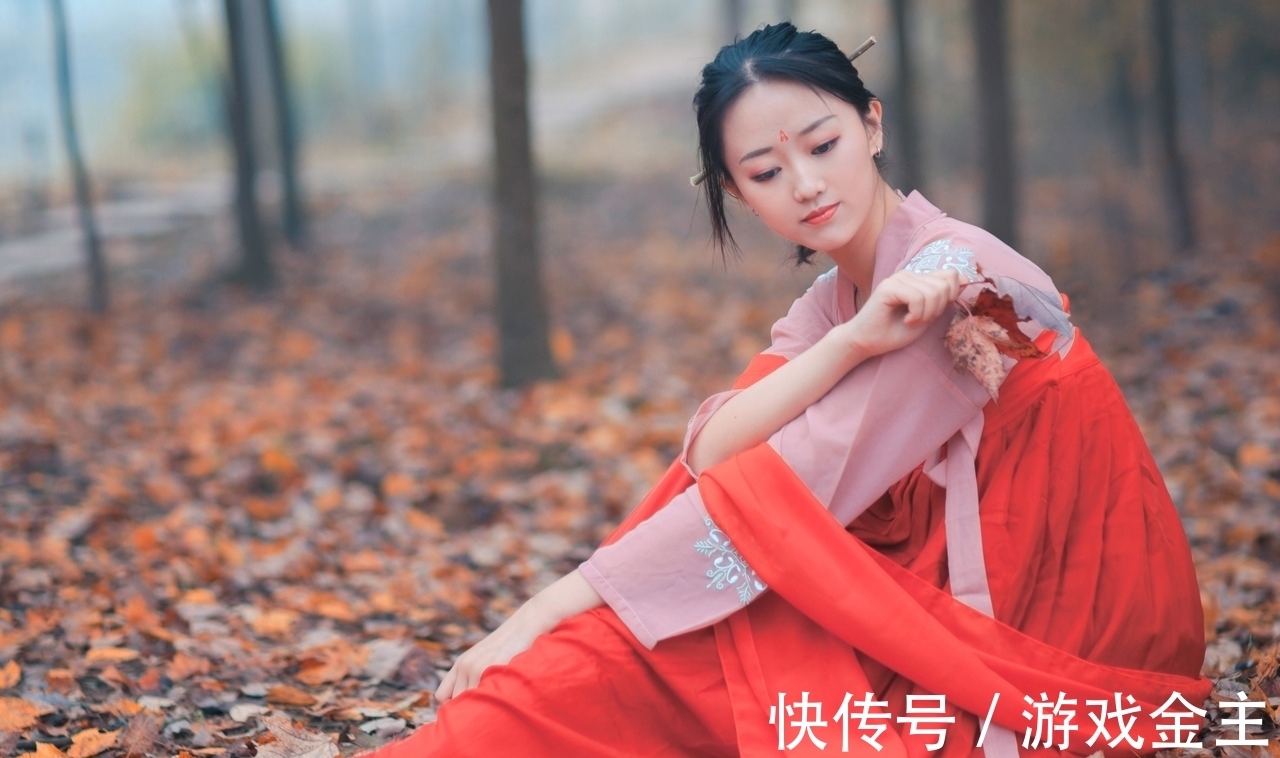 乡书@飘蓬已恨乡书少。那堪浊酒又浇愁,空庭明月来相照