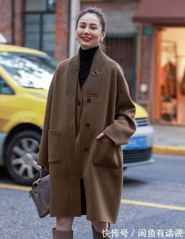 穿衣|中年女人穿衣要体面,别让“廉价感”大衣穿搭,拉低你的气质