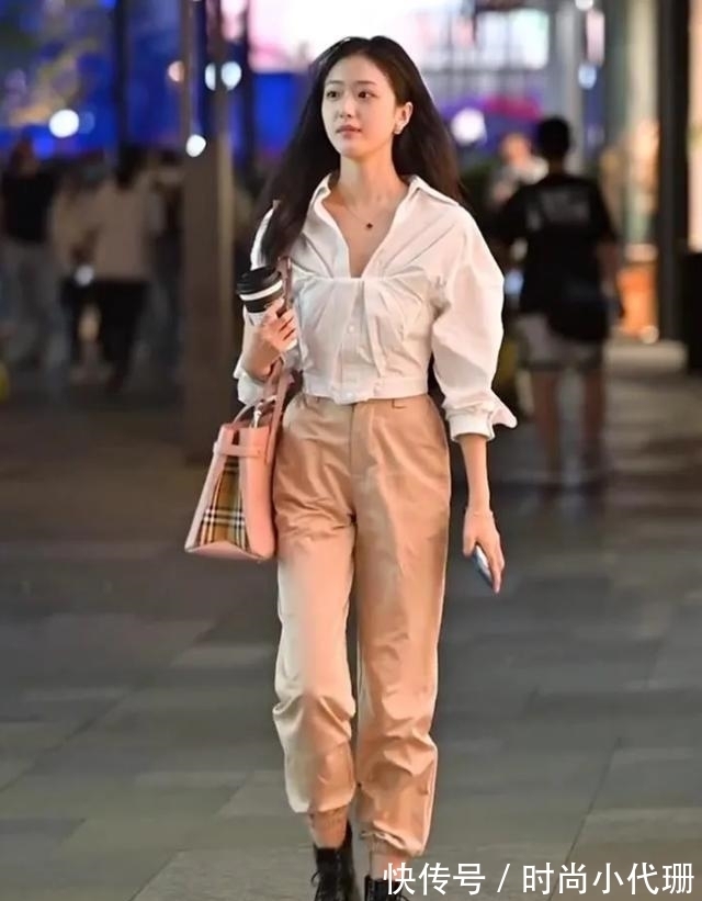 束脚工装裤|复古款白衬衣，搭配束脚工装裤，时尚又休闲的搭配