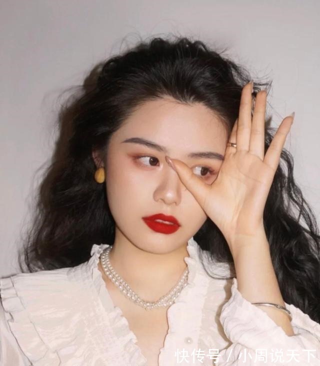 姐妹们 口红在精不在多,聪明的女人都会选择这4支,显白又耐看!