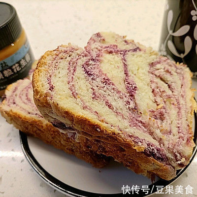 烤箱|#一口新年味，全家享佳味#紫薯大理石吐司间包