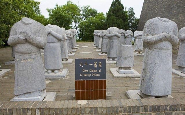 解开|武则天墓前有61个无头石人，千百年来无人能解，却被两位农民解开