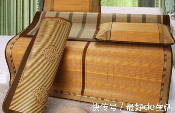 原来洗凉席这么简单,不用水冲不用晒,凉席立马干净如新