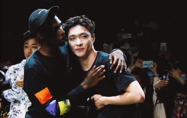 翻车|张艺兴比赛翻车被曝临时改规则,脱上衣跳街舞身材发福遭嘲太油腻