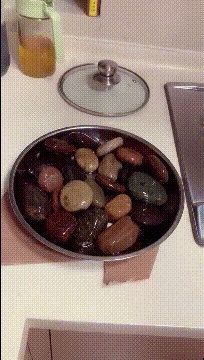 |搞笑GIF:待你长发及腰,我真想帮你剪掉