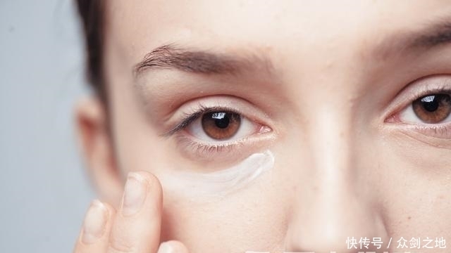 女人老没老，从这4点就能看出来，学会自律，才能守住年龄的秘密