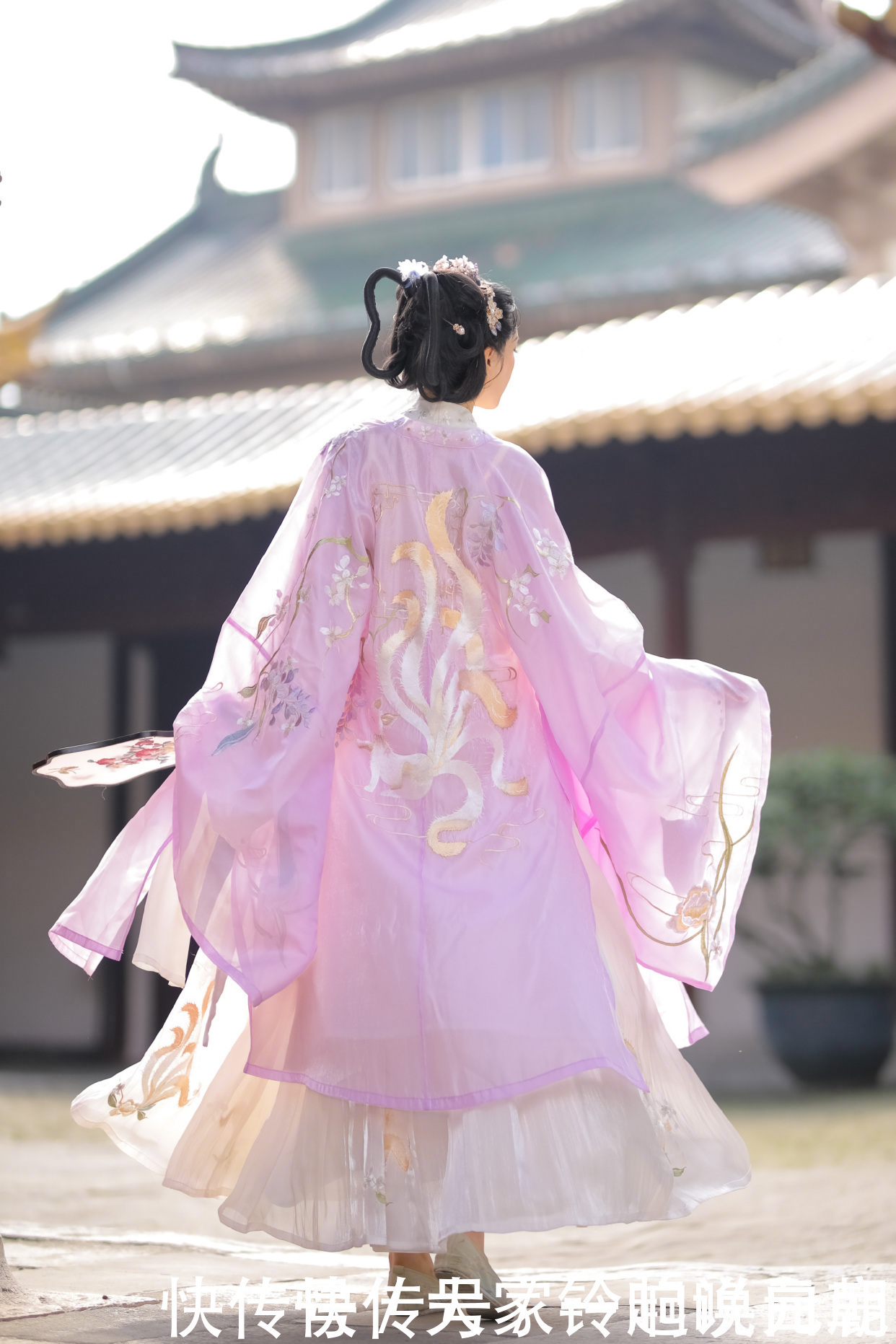 廉价感|精致好看的“七尾狐”汉服，大多数人不愿入手，这是怎么回事呢