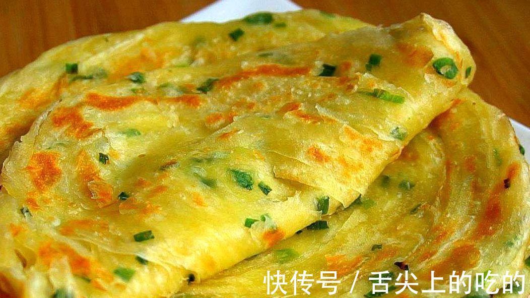 怎么烙饼才能不硬？和面是很关键的一步，教你一招，放3天也不硬