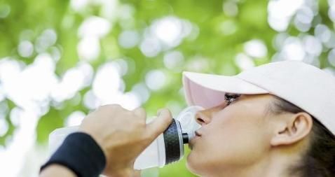 人体健康|早晨空腹喝水很“养生”？专家说：不留意3点，喝了也相当于没喝