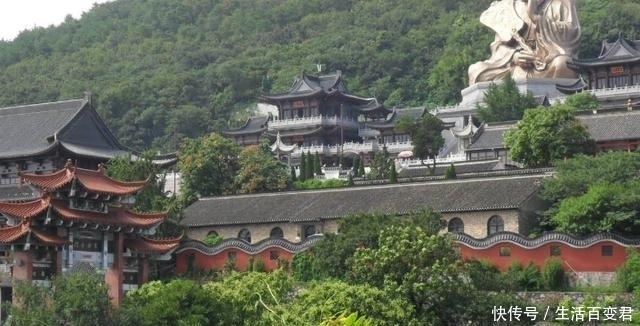 对于大多数中国和“特殊”景区，一座山分为两个景点