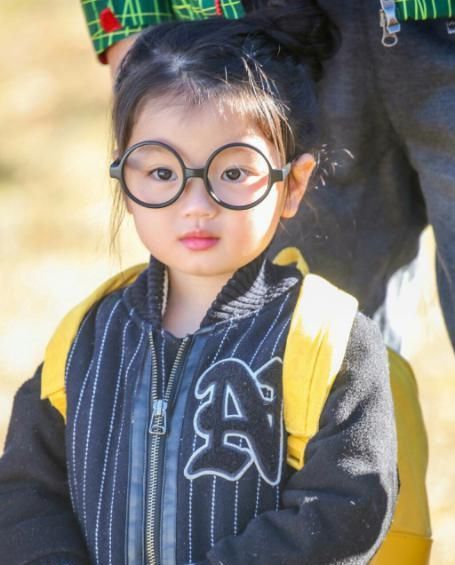 阿拉蕾才是“整容式”长大,原以为会长残,没想到却美到认不出