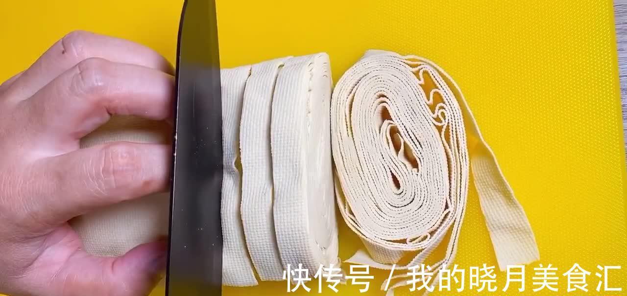 干豆腐皮怎么做好吃?不炒不炸,香辣入味,搭配米饭比肉都香